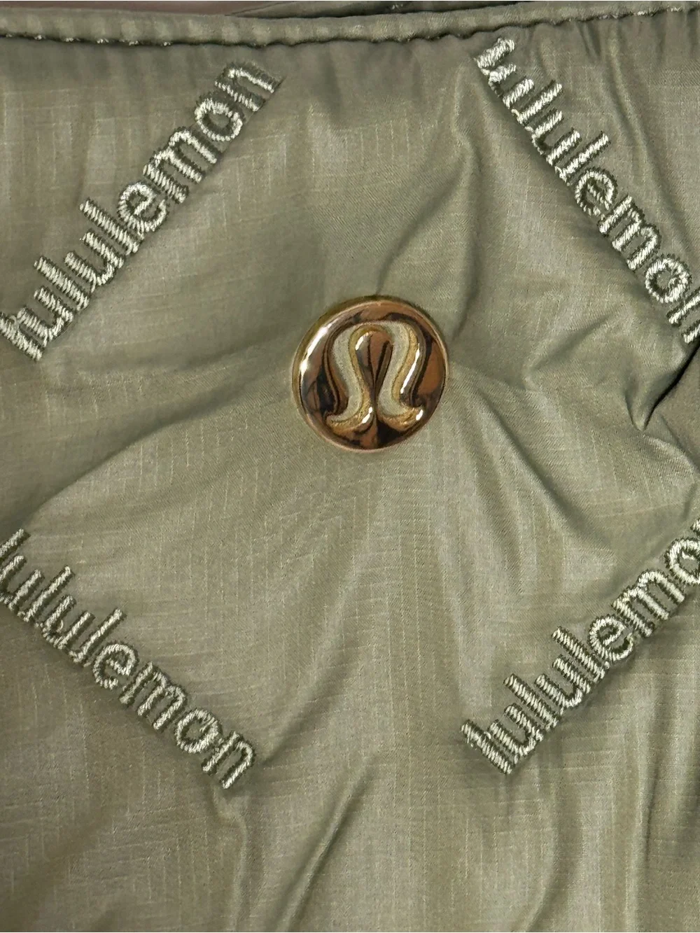 lululemon Quilty Pleasures Shoulder Bag 14L Bay Leaf Gold NWT